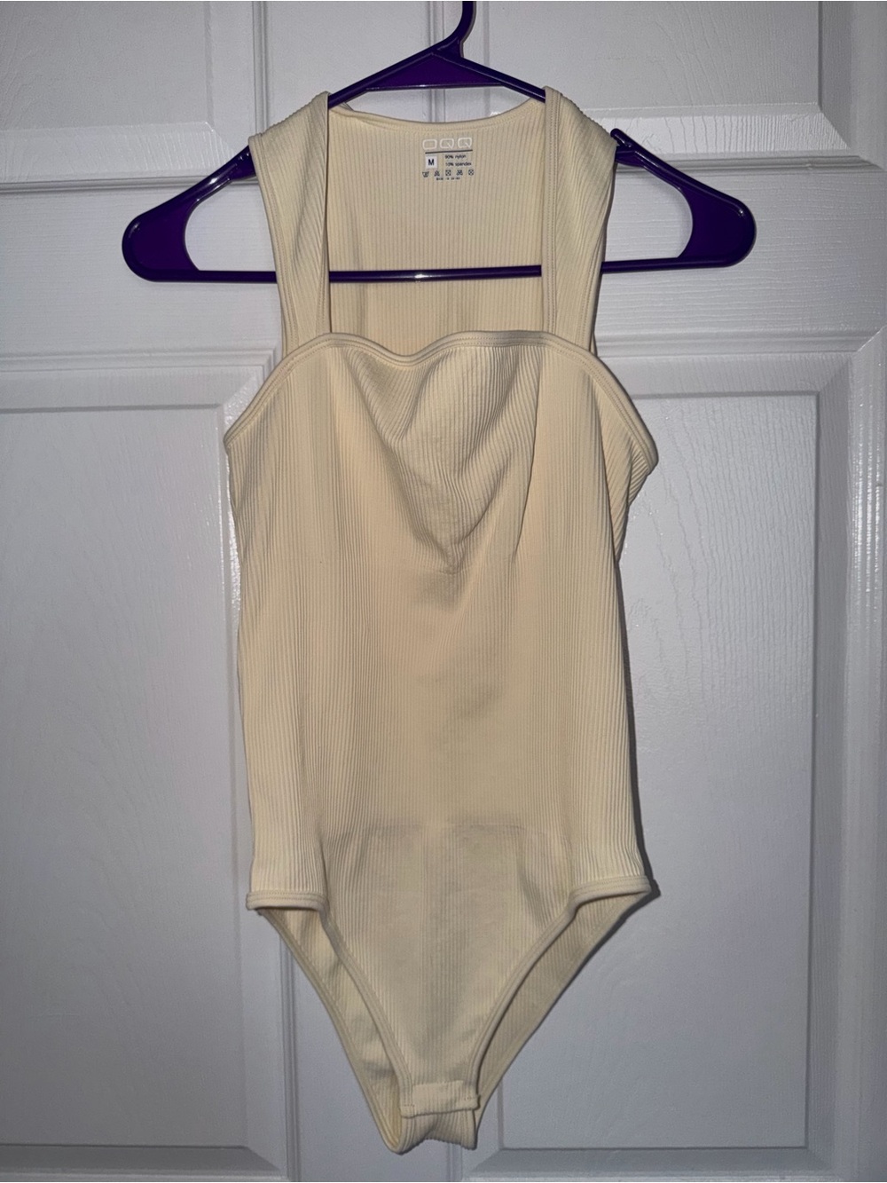 Ivory Ribbed Sweetheart Neck Bodysuit Size M Stretchy OQQ brand